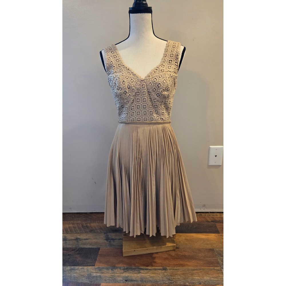 Catherine Malandrino Beige Lace Bodice Pleated Skirt Fit Flare Dress Size 6 - Picture 11 of 11